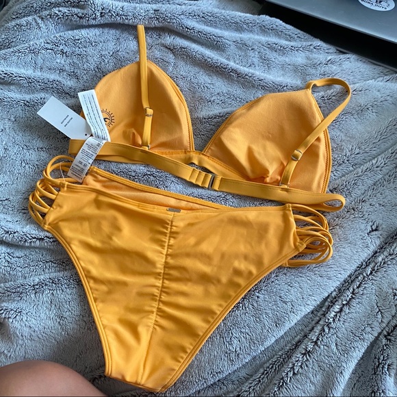 Hollister yellow two piece bikini swim set - Picture 4 of 8